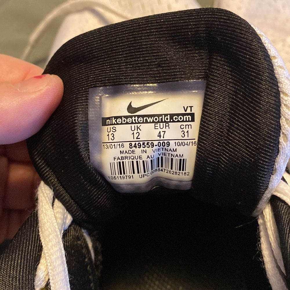 Nike men’s US 13 AirMax2017 white/black sneakers - Picture 7 of 8